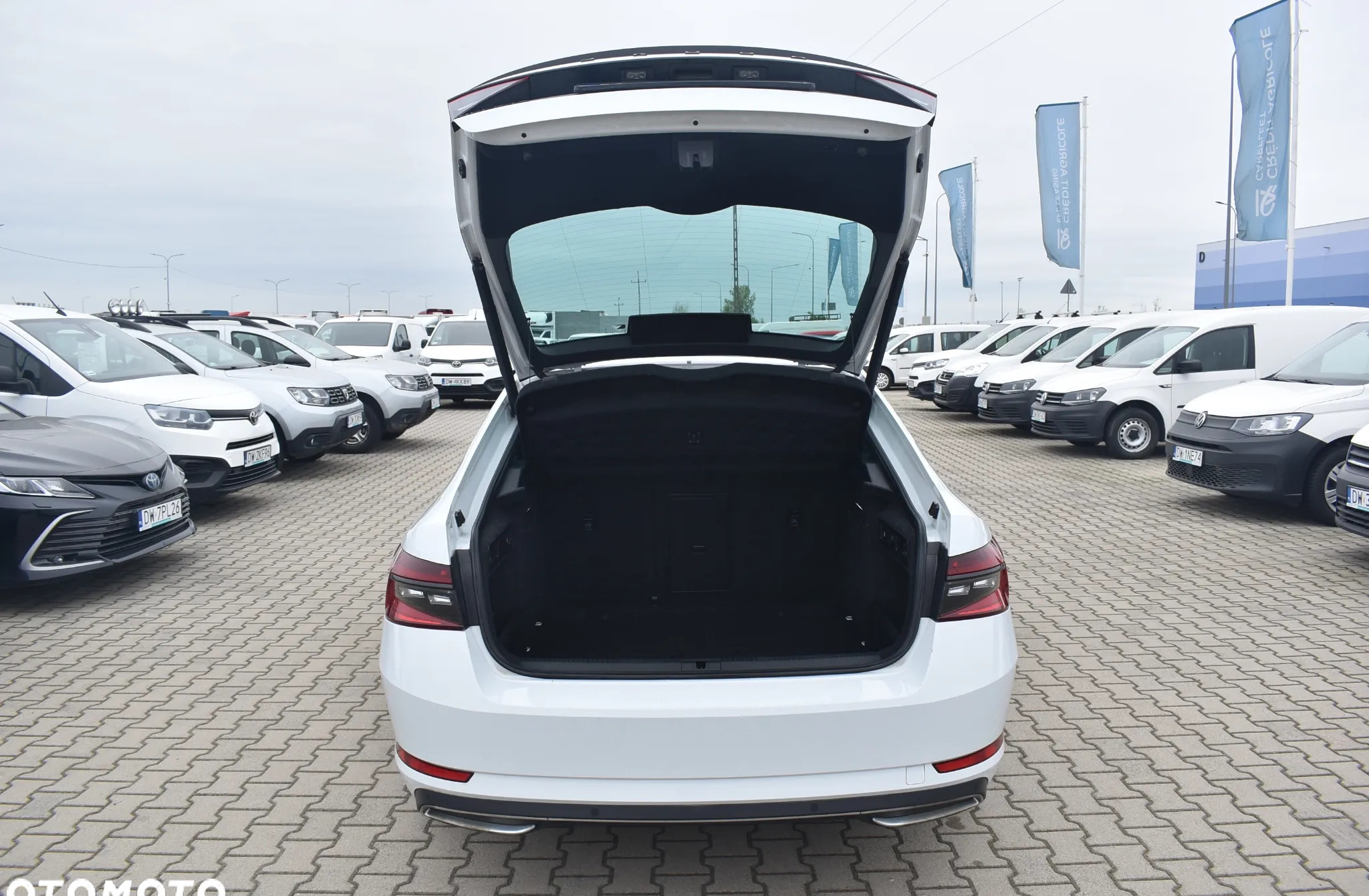 Skoda Superb cena 82300 przebieg: 218319, rok produkcji 2020 z Wąchock małe 781